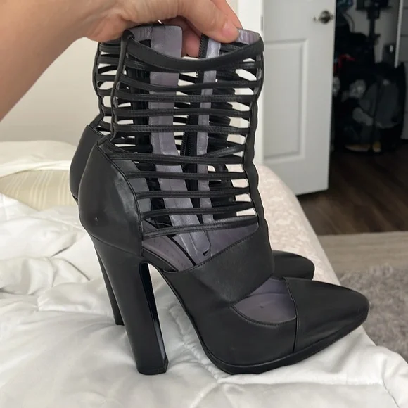 Versace Vintage gladiator stiletto heel! Size 36 1/2 which is a 6 1/2